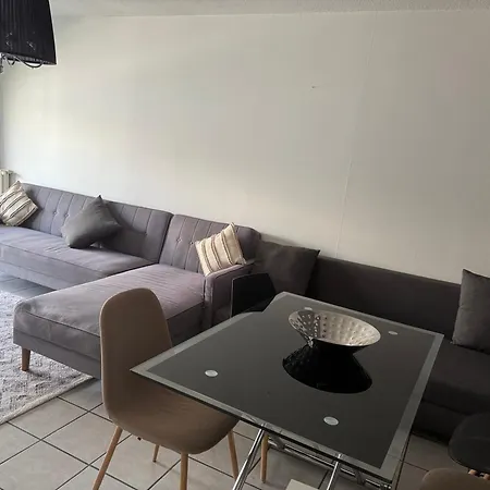 Vaise Apartment *